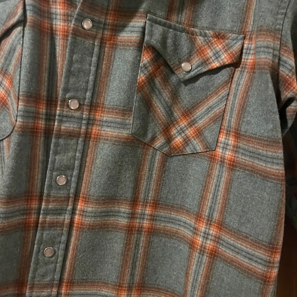 Pendleton wool button up - Picture 3 of 4